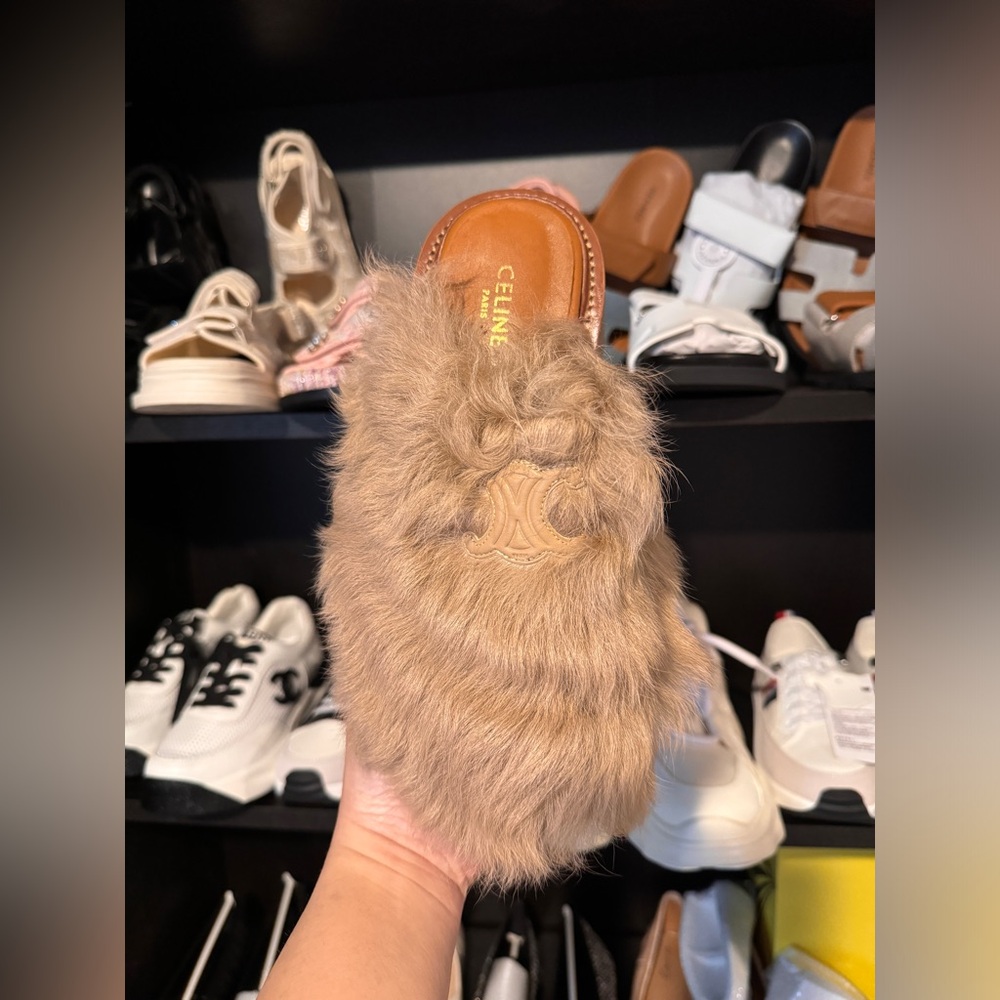 Fur sandals
